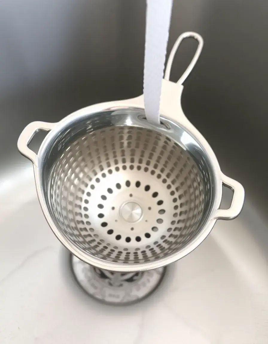 Stainless steel sink strainer with handle