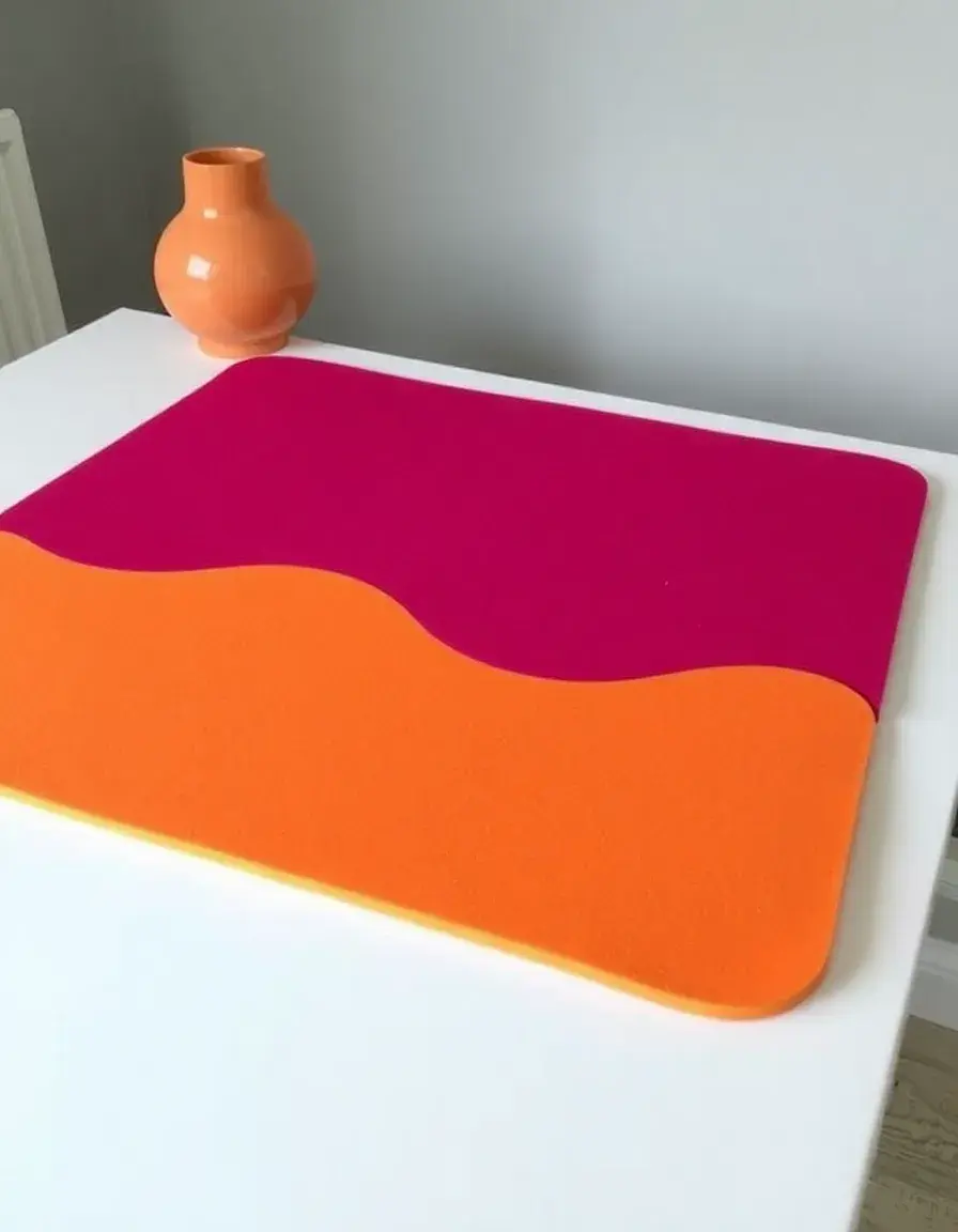 Heat resistant felt table protector pad